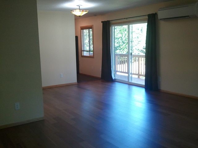 2nd image of 3223-3225 SE 9th Ave