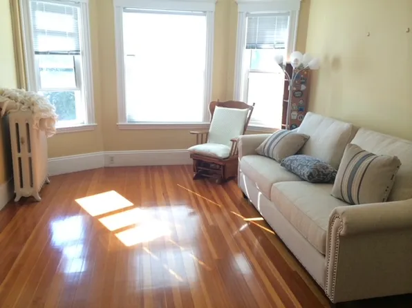26 Forrest St #2, Winthrop, MA 02152