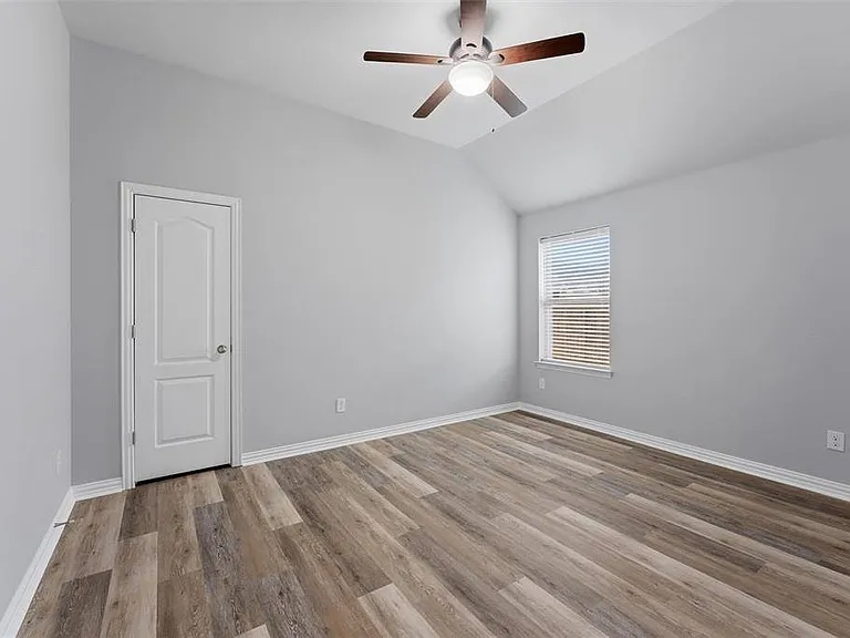 453 Rockaway Dr — Photo 10