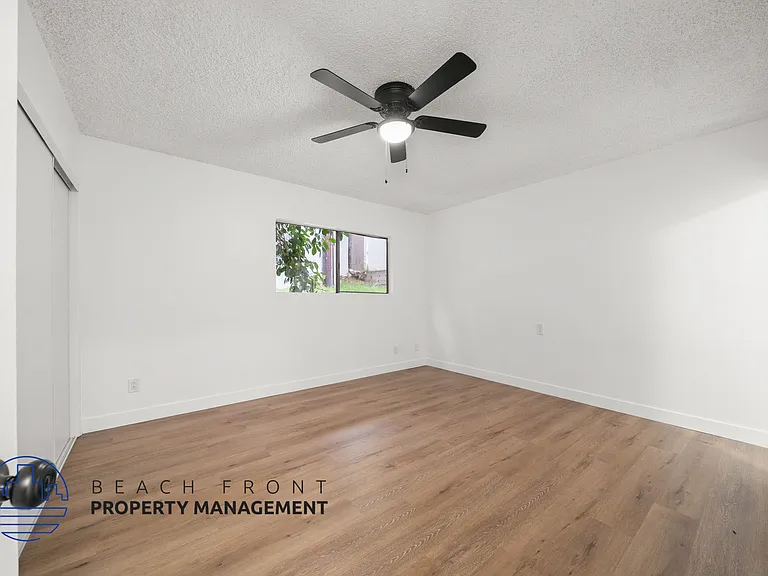 2511 Voorhees Ave — Photo 15