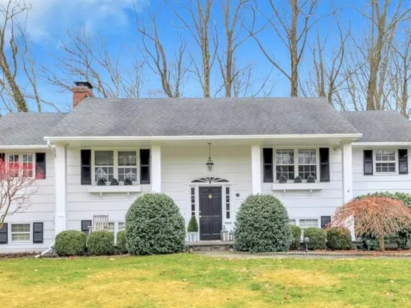 71 Rangely Drive, Trumbull, CT 06611