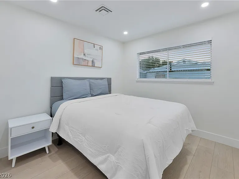 105 Marigold Ln — Photo 23