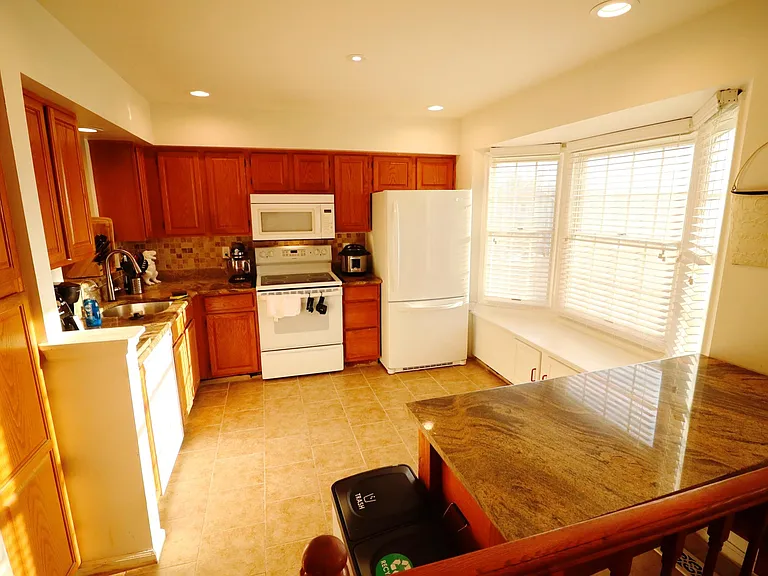 21763 Leatherleaf Cir — Photo 9