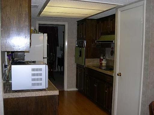 3rd image of 7046 FOREST MEADOW DR