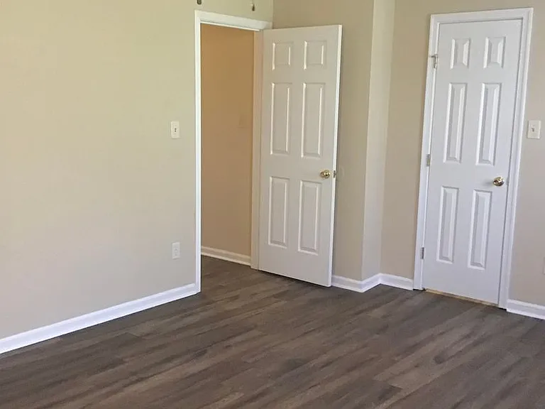 1660 Skiffes Creek Cir — Photo 22