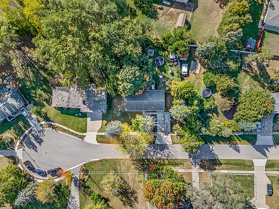 3rd image of 1129 Wilshire Dr