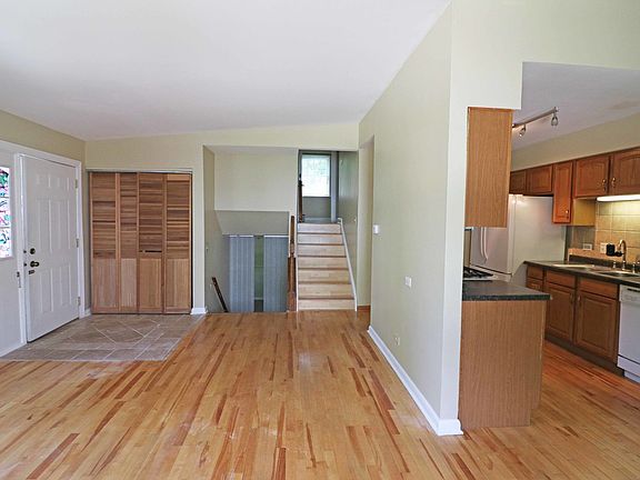 4th image of 21 Wildwood Ct