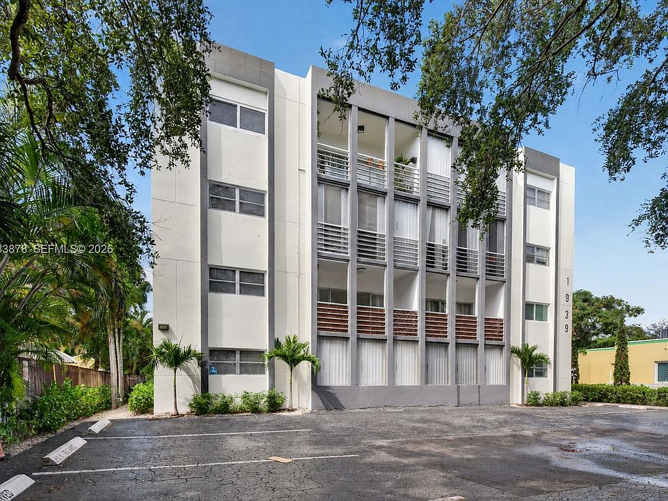 1st image of 1939 Jefferson St APT 204