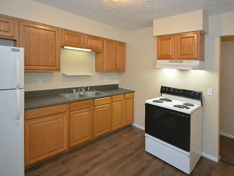 1313 Huntington Ave #2 — Photo 2