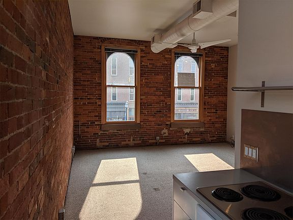 4th image of 146 S Market St Ste 230