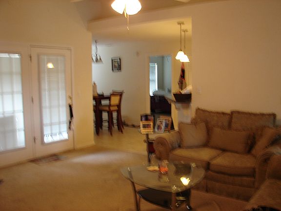 LR into Breakfast Area