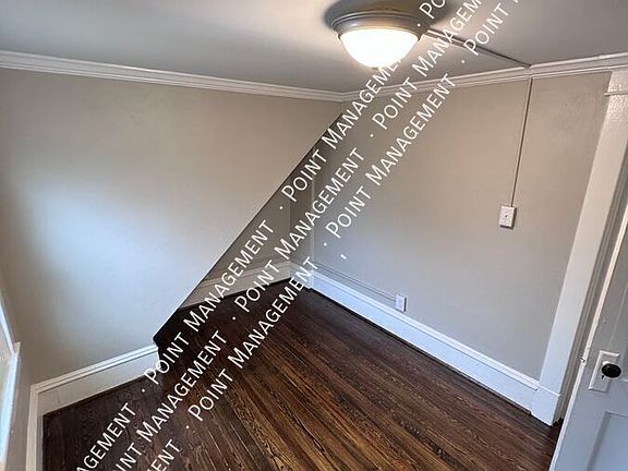 5th image of 845 Moorman Ave NW