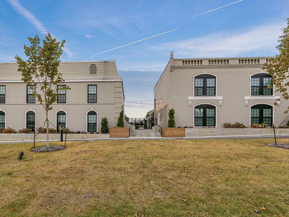 1st image of 1066 Poplar Ave
