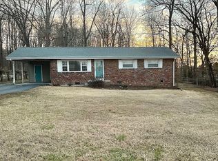 221 Cogdill Rd, Knoxville, TN 37922