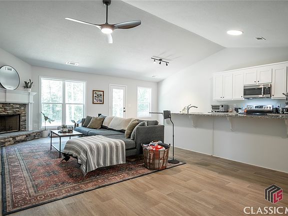 3rd image of 35 Westwood Street