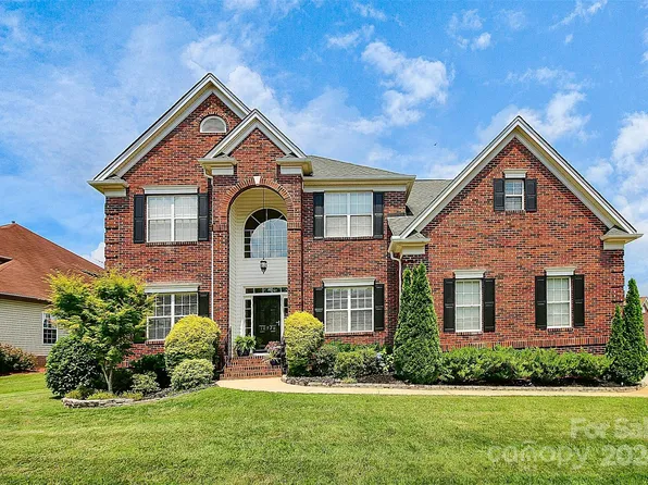 10926 Valley Spring Dr, Charlotte, NC 28277
