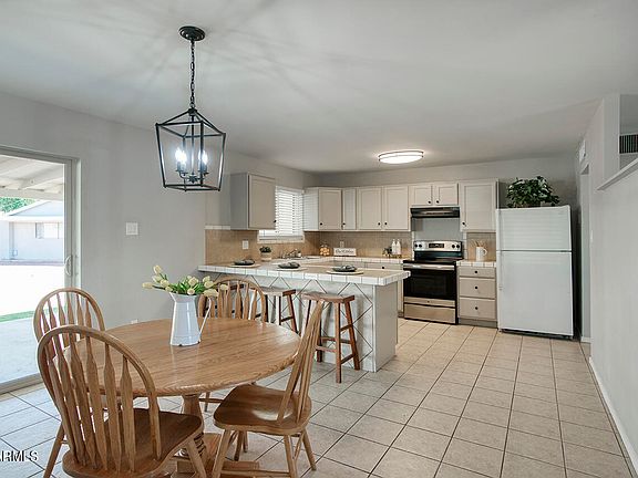5th image of 2911 N 47TH Drive