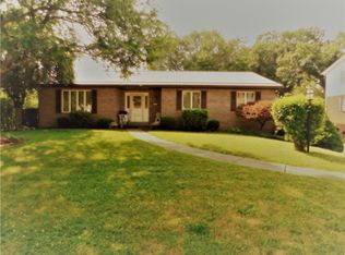 268 Falcon Ridge Dr, New Kensington, PA 15068