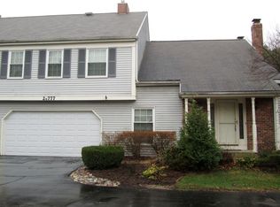 2S777 Grove Ln, Warrenville, IL 60555