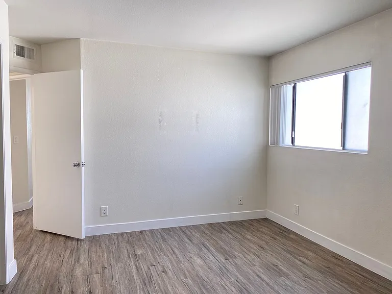 2500 Abbot Kinney Blvd — Photo 13
