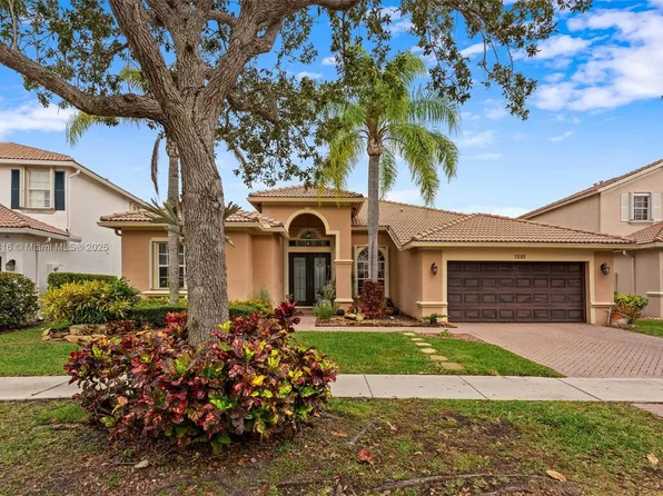 3888 W Gardenia Ave, Weston, FL 33332