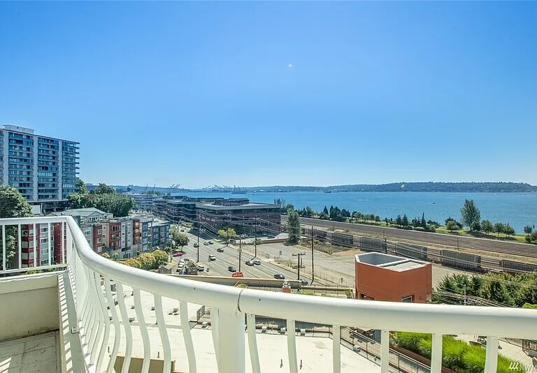 601 W Mercer Pl #401 — Photo 3