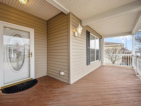 2nd image of 2905 Carousel Ct