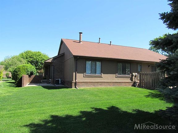 4th image of 8320 Clay Ct