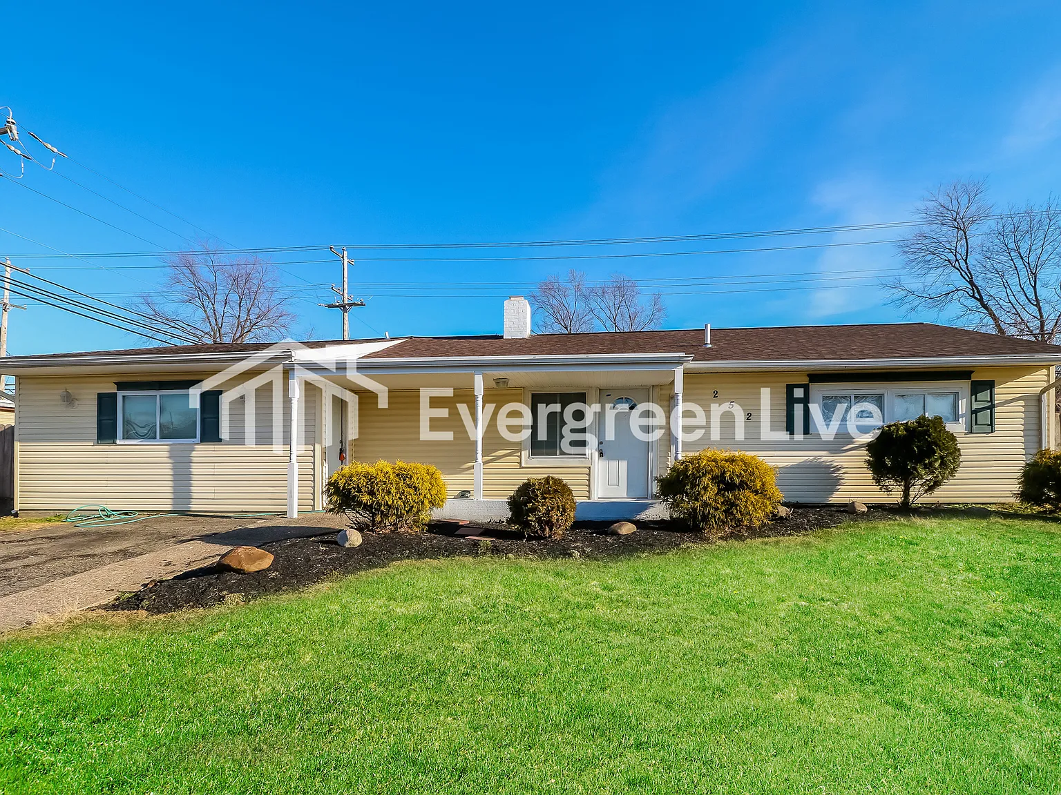 4 bed, 2.5 bath, 1570 sqft, $2,795 — Photo 1
