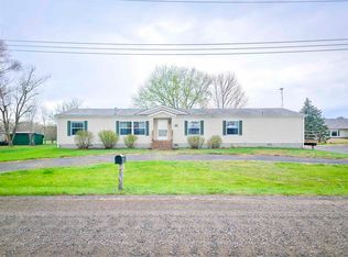104 5th St, Meadow Grove, NE 68752