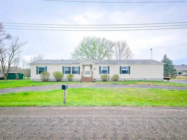 104 5th St, Meadow Grove, NE 68752