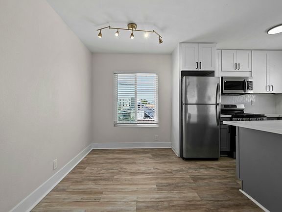 5th image of 4022 42nd St APT 9