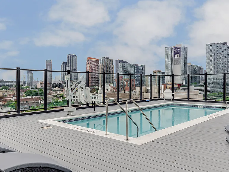 11-12 44th Dr #4D — Photo 10