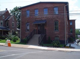 820 W Market St APT 2C, Perkasie, PA 18944