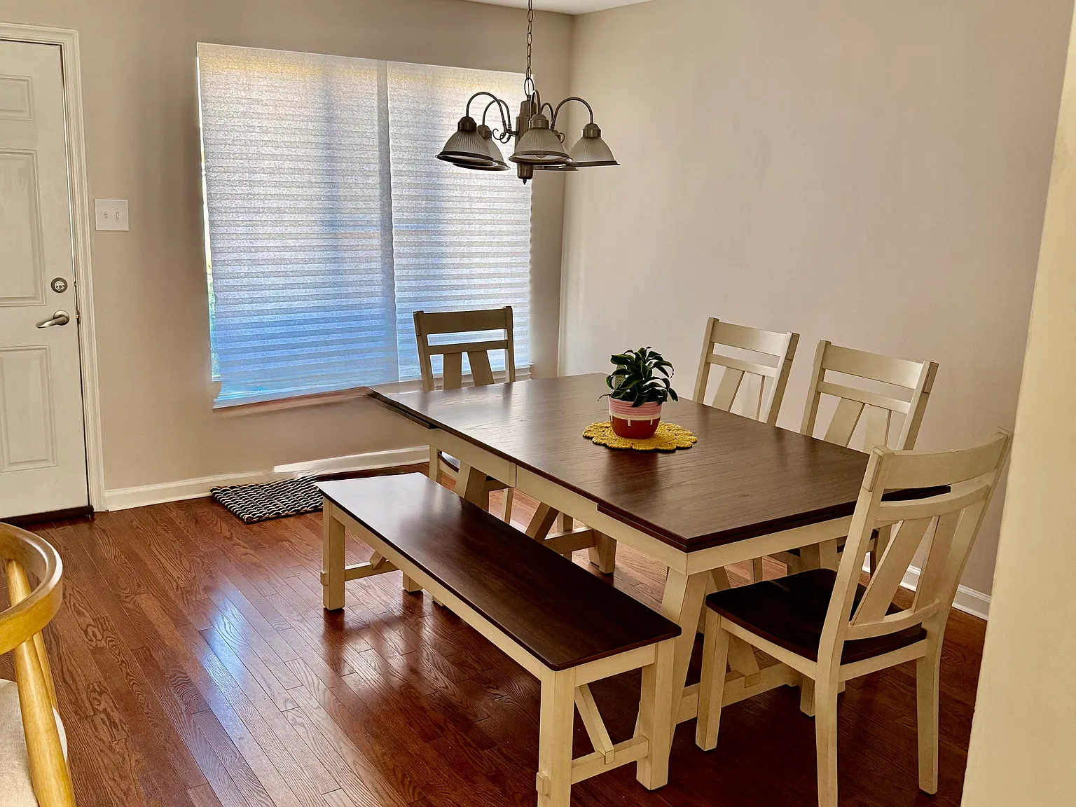 3 bed, 1566 sqft, $2,895 — Photo 2