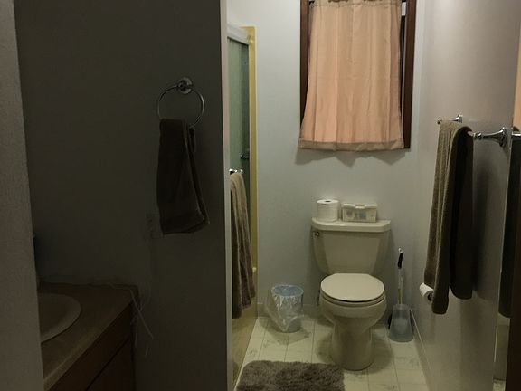 4th image of 544 SE Moffitt Ct