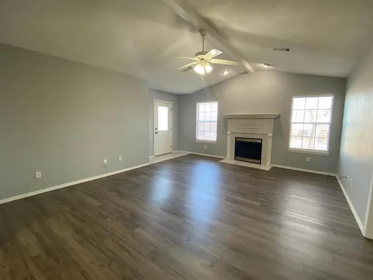 405 Rena Rd — Photo 3