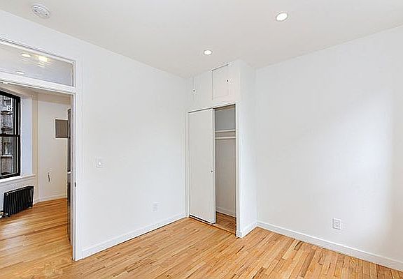 5th image of 190 Avenue Of The Americas #3RS