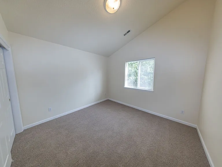 13815 NE 63rd St — Photo 14