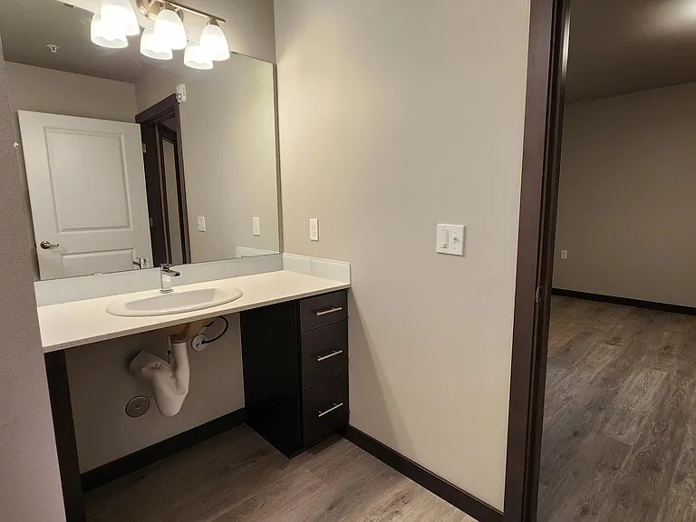1031 Cedar Ave #101 — Photo 5