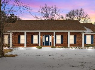 1448 Spring Hill Cir, Kernersville, NC 27284