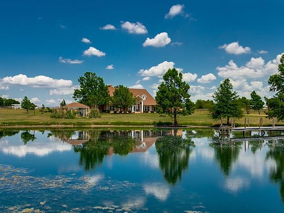 3rd image of 1875 Bluebonnet Dr