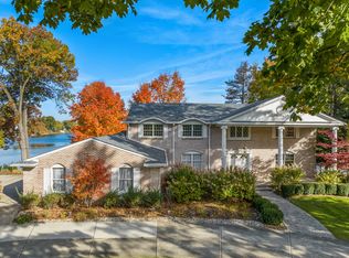 7000 Commerce Rd, West Bloomfield, MI 48324