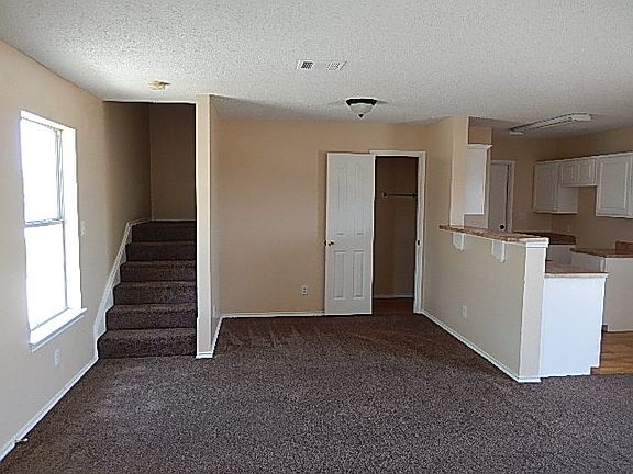 3rd image of 3004 Queens Ave