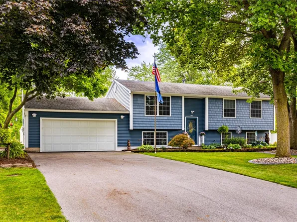 6 Spicewood Ln, Rochester, NY 14624