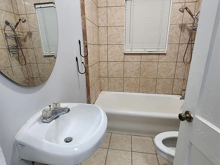 2504 Isabella St — Photo 12