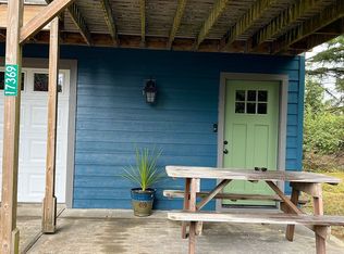 17369 Blueberry Dr, Brookings, OR 97415