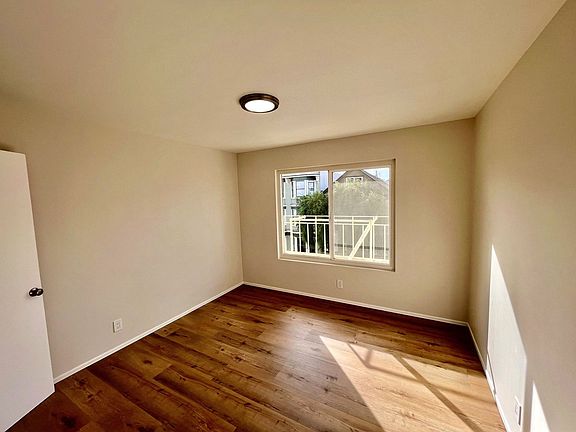 5th image of 834 14th St APT 4