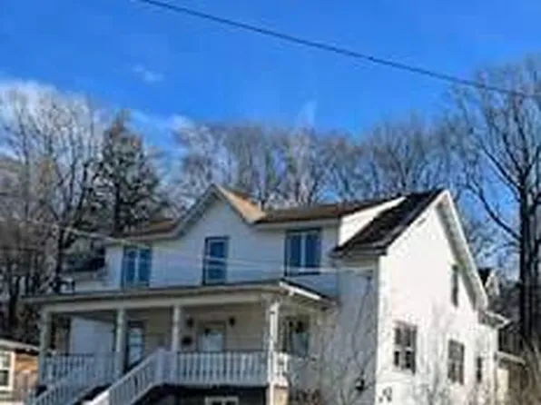 1215 3rd St, Cresson, PA 16630