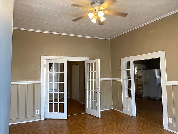 2nd image of 337 W Wilson Ave #337